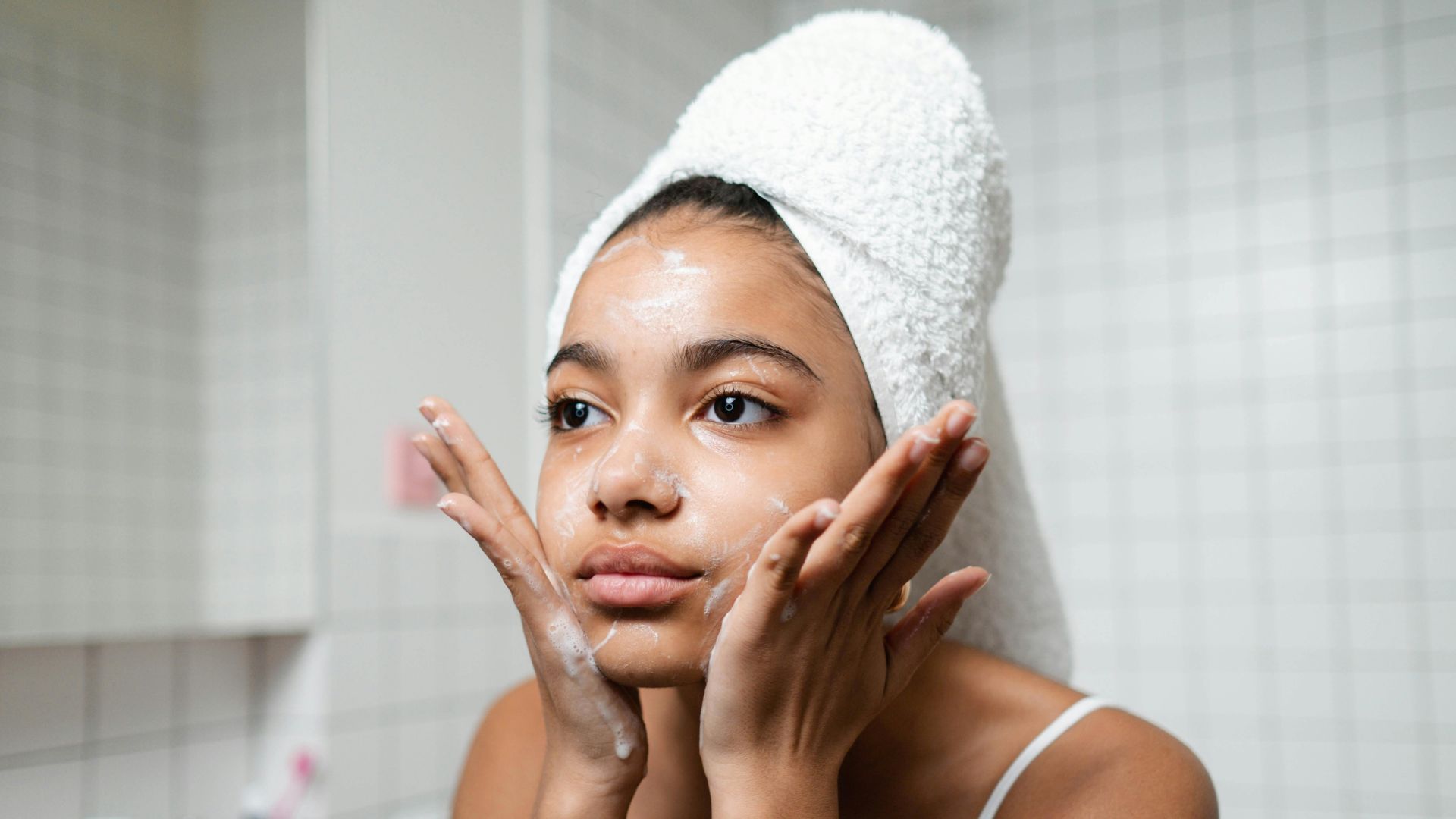Best Facial Cleansing Routine for Oily Skin